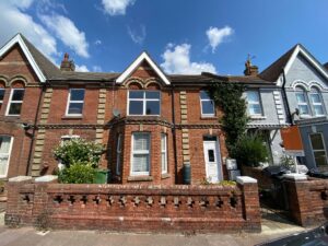 Well presented top floor flat