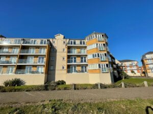 Extremely well presented penthouse apartment