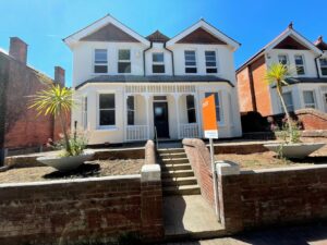 Beautifully refurbished 5 bedroom house