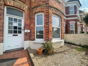 One bedroom garden flat