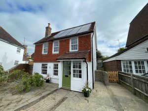 Beautifully refurbished detached cottage