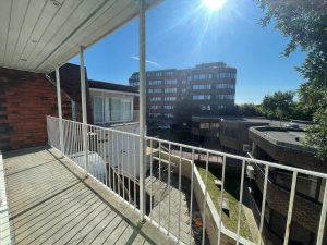 21′ Sun balcony in this Luxury Grade II, converted apartment