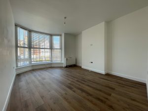 Extensively refurbished 2 bed apartment