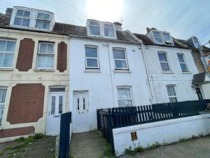 Centrally located flat