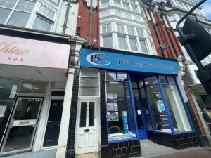 Spacious 1 bedroom first floor flat